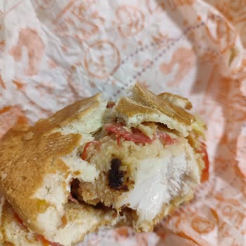 Sultanbeyli Atlaspark AVM Popeyes Mağazası Hamburgerinde Hijyen Sorunu
