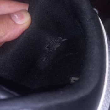 In Street Puma Spor Ayakkabının İç Astarı Yırtılması