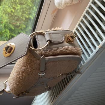 Kremlin.co Farklı Gelen Çanta