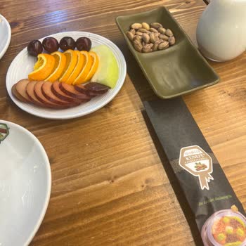 Mamikler Künefe Ürün Kalitesizliği Ve Garson Üslubu