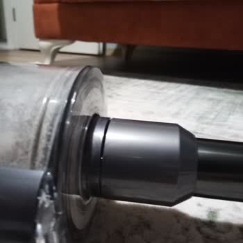 Dyson V15 Süpürge Ve Boru Birleşim Yeri Koptu Kopacak.