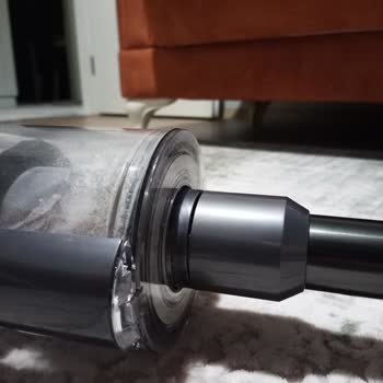 Dyson V15 Süpürge Ve Boru Birleşim Yeri Koptu Kopacak.
