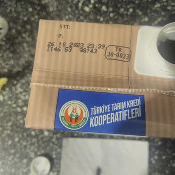 Tarım Kredi Kooperatif Market Tarım Kredi Sütün İçerisinden Kara Sinek Çıktı.