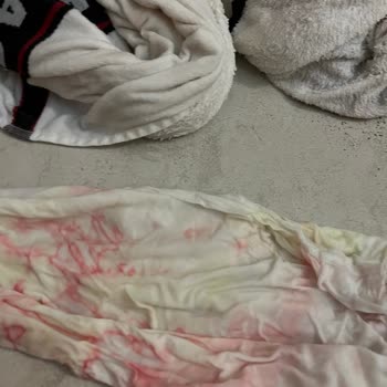 Domestos Kullandığım Beyaz Çamaşırlarda Pembe Lekeler Oluştu