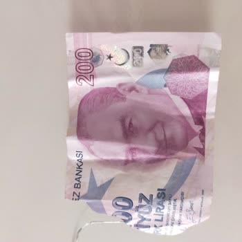 Yapı Kredi Bankası ATM Yırtık Para Verdi