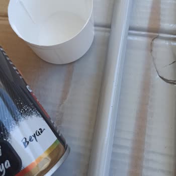 A101 Beyaz Boya, Gri Çıktı