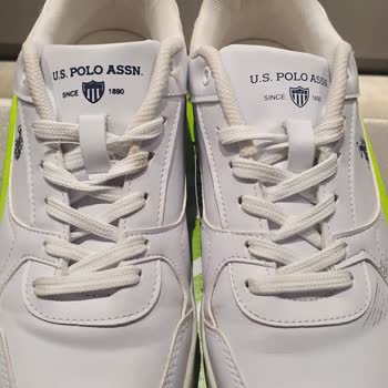 Yalı Spor'dan Aldığım Ayakkabı Defolu Çıktı.