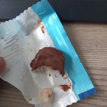 BİM Çikolatadan Taş Çıktı.