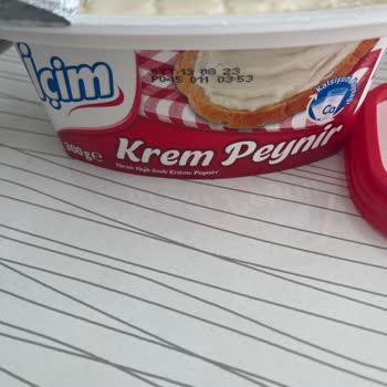 İçim Krem Peynir Yeni Açılmış Paket Küflü Çıktı