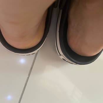 Carrefour SA Crocs Terlik Biri Büyük, Biri Küçük Gönderildi.