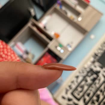 İzmir Jel Tırnak Bornova Tırnaklarımı Şekilsiz Ve Kalın Yaptı