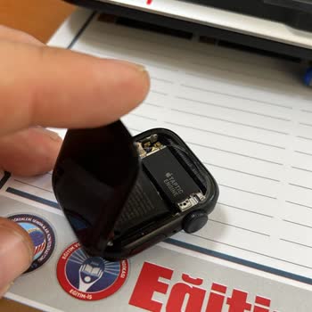Apple Watch Se 40 Mm Ekran Yerinden Çıktı