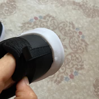 Skechers'ın Kendi Sitesinden Aldığım Ayakkabı Defolu Çıktı
