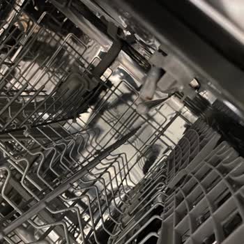 Arçelik 6381 Hit Model Bulaşık Makinesi Sepet Paslanması