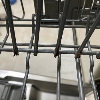 Arçelik 6381 Hit Model Bulaşık Makinesi Sepet Paslanması