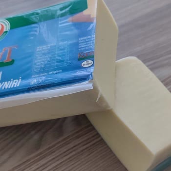 Tarım Kredi Kooperatif Market Kaşar Peyniri İçerisinde Kıl Çıktı