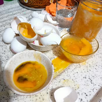 Seyhanlar Market (Bursa) Bozuk Çürük Yumurta