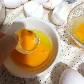 Seyhanlar Market (Bursa) Bozuk Çürük Yumurta