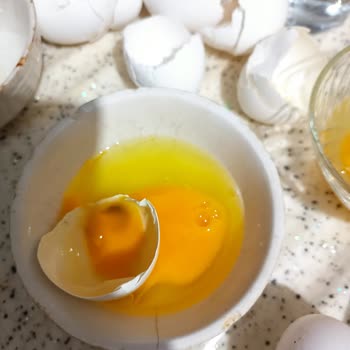 Seyhanlar Market (Bursa) Bozuk Çürük Yumurta