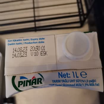Pınar Sütünde Kesilmiş Tortular Var