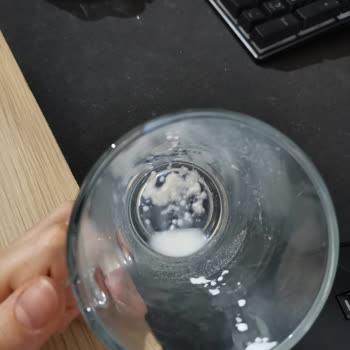 Pınar Sütünde Kesilmiş Tortular Var