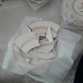 Schafer Yemek Takımı Kırık Geldi