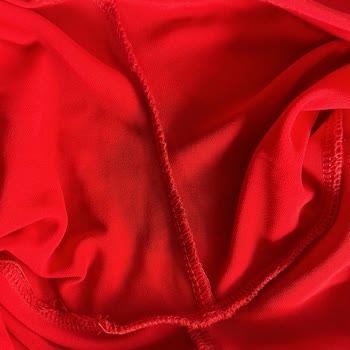 Zara Sıfır Pantolonda Kan Lekesi Skandal Durum