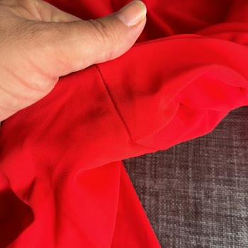 Zara Sıfır Pantolonda Kan Lekesi Skandal Durum