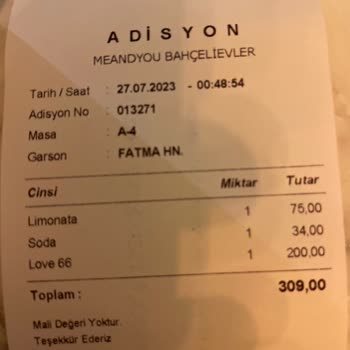 Me And You Cafe Me And You Kötü Hizmet