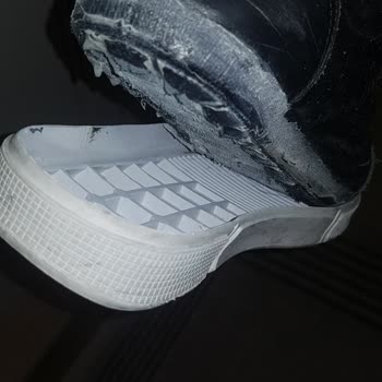 Derimod Ayakkabı Tabandan Ayrıldı