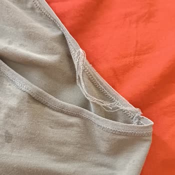 Penti Çürümüş Ürünlerini İnternette Satışa Çıkarıyor