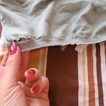 Penti Çürümüş Ürünlerini İnternette Satışa Çıkarıyor