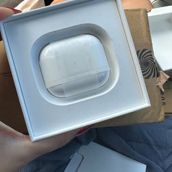Media Markt Trendyol Mağazasından Aldığım Airpods Magsafe Kulaklıkta Sorun Yaşıyorum