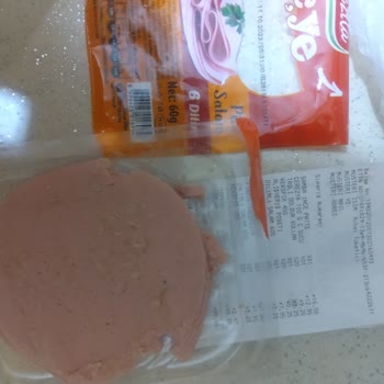 Lezita Marka Piliç Salamda Kötü Koku