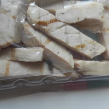 Lezita Tavuk Göğsünden Sinek Çıktı