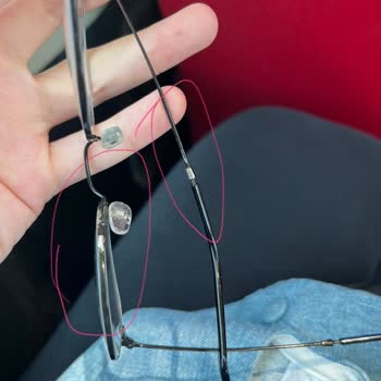 Atasun Optik Gözlük Çerçeve Soyulması