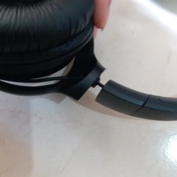 JBL 510bt Kulaklık Menteşe Çıkması