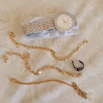 Aris Saat Görseldeki Ürünle Gönderdikleri Ürün Hiç Alakası Yok