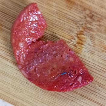 Namet Sucuğun İçinden Mavi Plastik Parça Çıktı