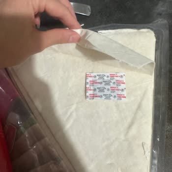 Şok Marketler Üçgen Yufkanın İçinden Çıkana Bakın!