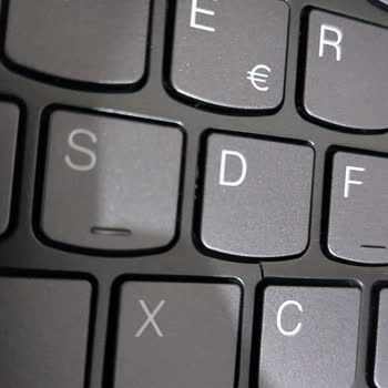 Lenovo Bilgisayar Lenovo Klavye Çatlaması