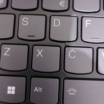 Lenovo Bilgisayar Lenovo Klavye Çatlaması