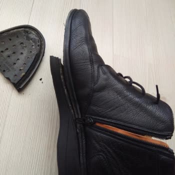 FLO Ayakkabı Tabanı Kendi Kendine Çürüdü!