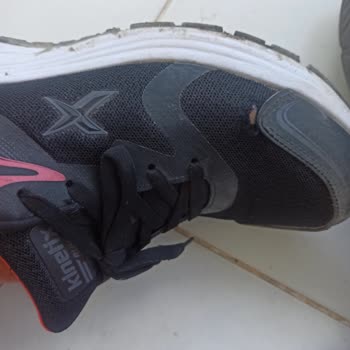 Kinetix Ayakkabı Yırtılma Yaptı