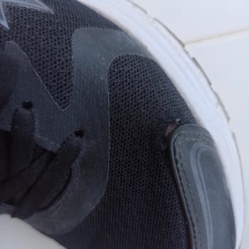 Kinetix Ayakkabı Yırtılma Yaptı