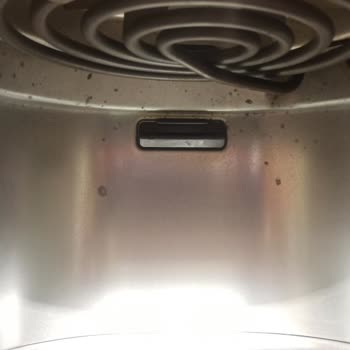 Tefal Marka Airfrey 'e Paslanmaya Benzer Lekelenmeler