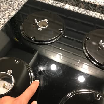 Bosch Çizikler Ve Lekeler