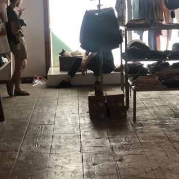 Mersin Marina Mudo Daki Kedi Nin Ürünlerin İçerisinde Yer Alması😡