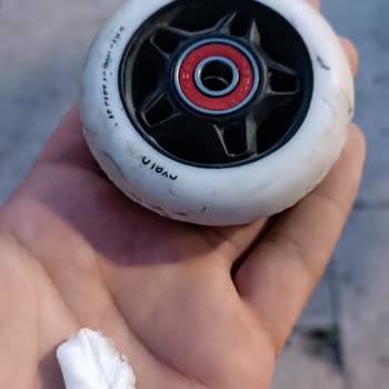 Decathlon Paten Tekeri Parçalanması