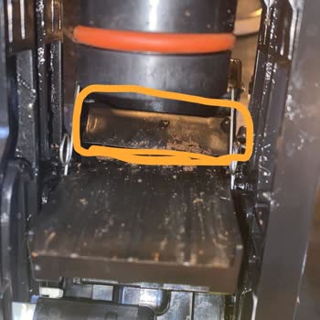 Philips Ep5447/90 Cihazı Demleme Parçasının İçinden Parça Çıktı